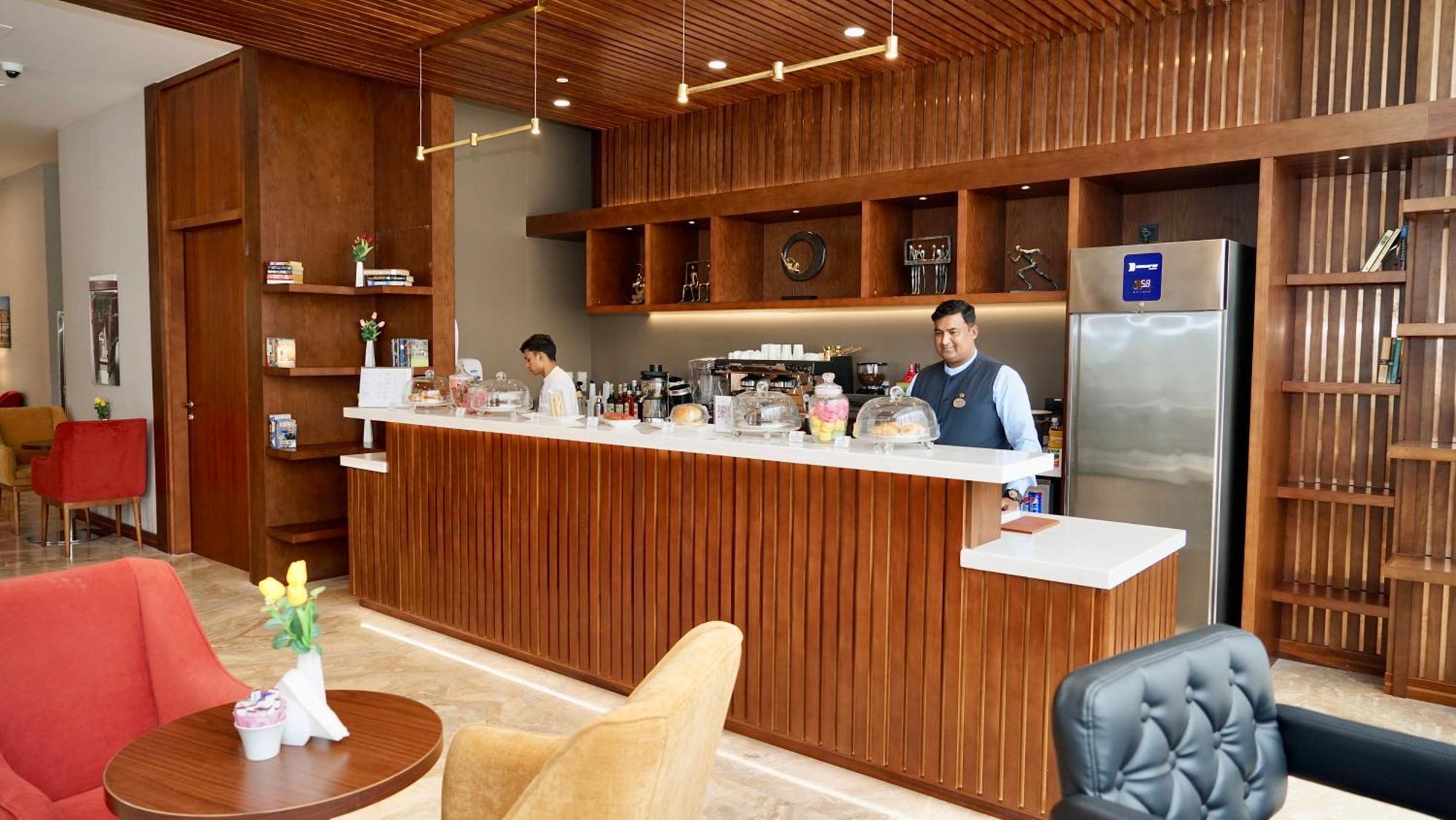 Kyriad Hotel Salalah Buitenkant foto