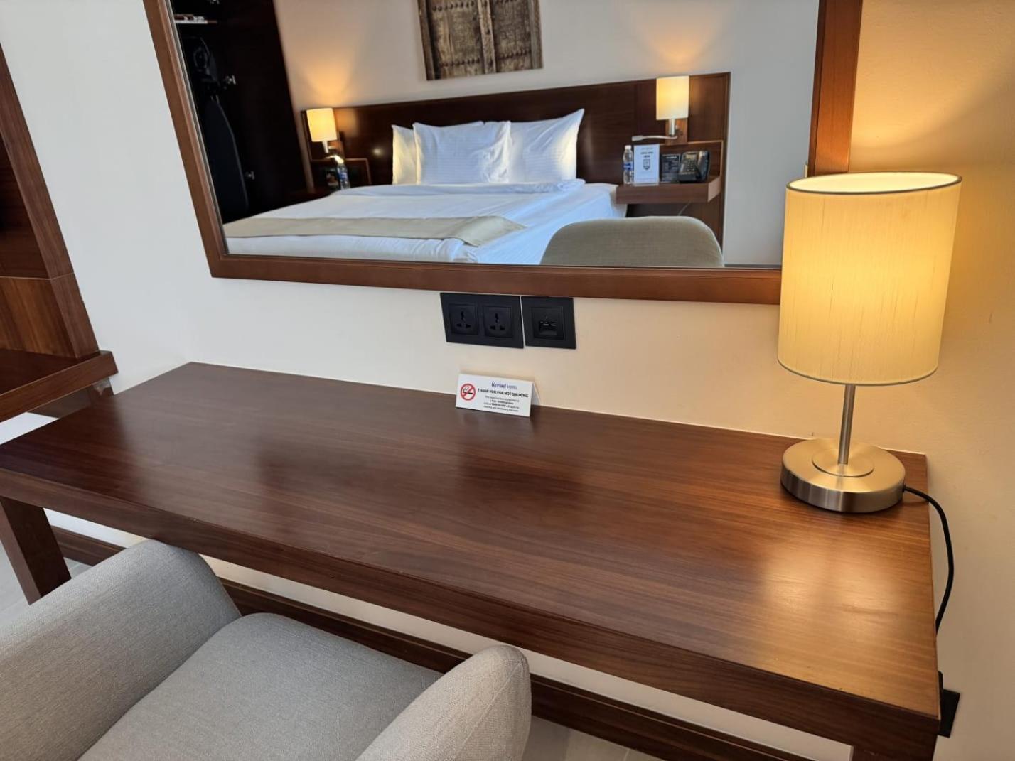 Kyriad Hotel Salalah Buitenkant foto