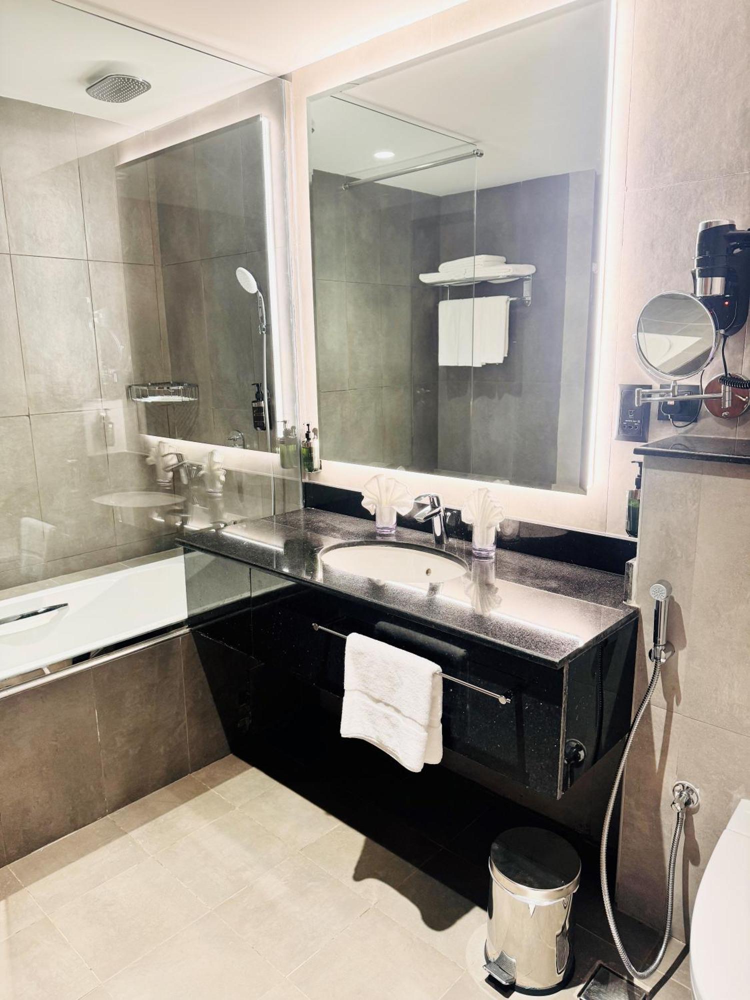 Kyriad Hotel Salalah Buitenkant foto