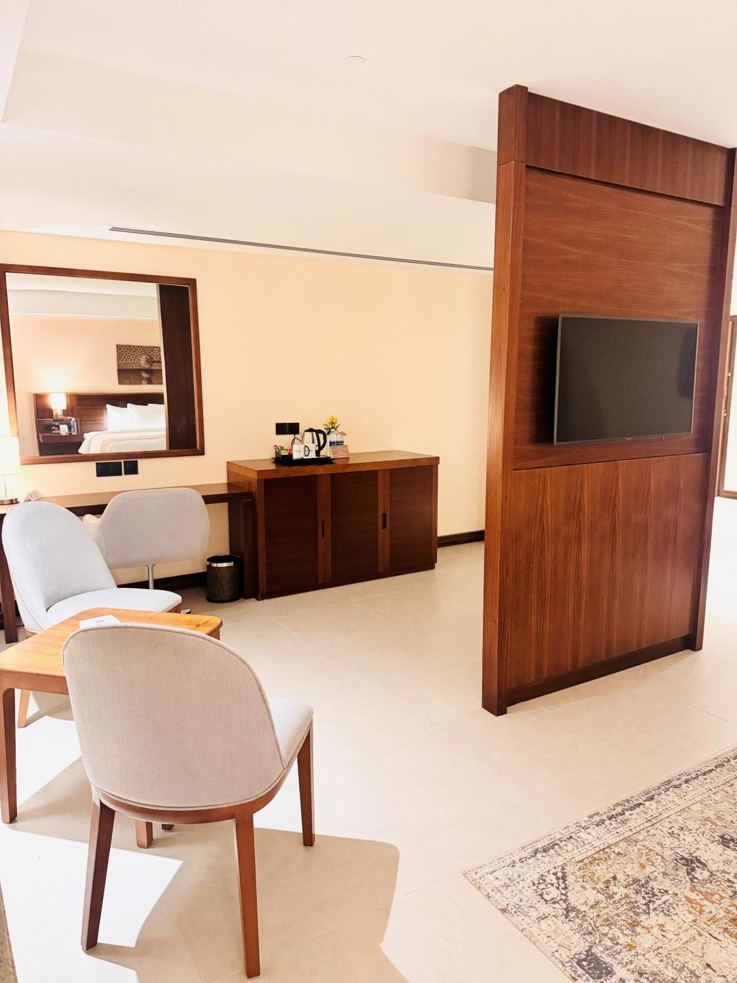 Kyriad Hotel Salalah Buitenkant foto